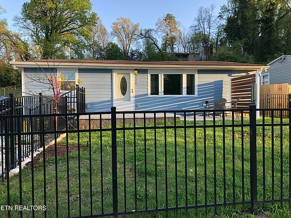 3rd image of 726 Jonathan Ave