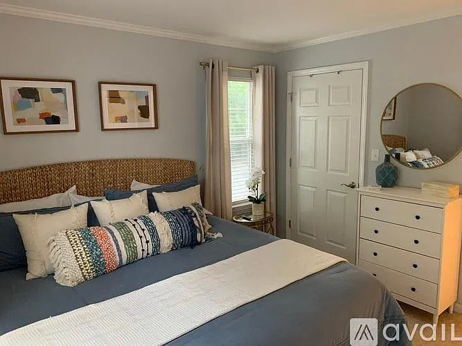 1 bed, 1.0 bath, 707 sqft, $1,350 — Photo 2