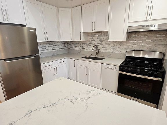 2nd image of 1230 N June St #217