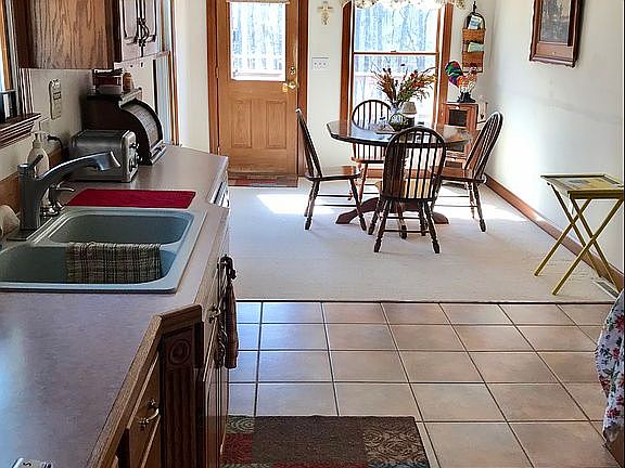 Breakfast nook to deck