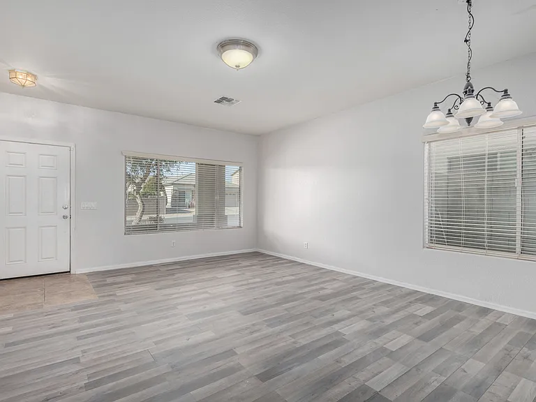 15309 N 146th Ave — Photo 11