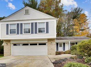 6104 Lundy Pl, Burke, VA 22015