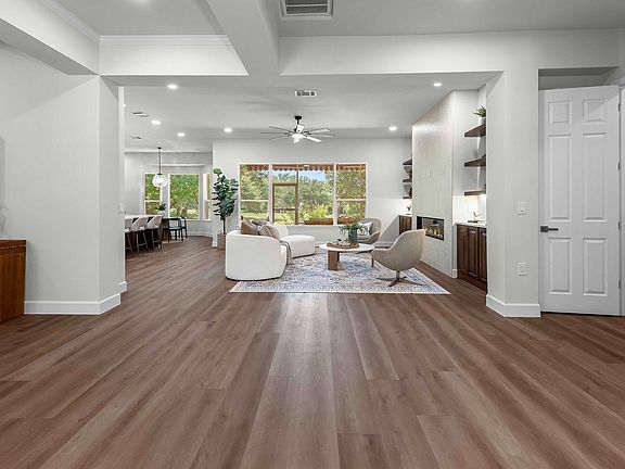 3rd image of 105 Golf View Dr