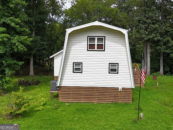 2nd image of 872 Henderson Rd