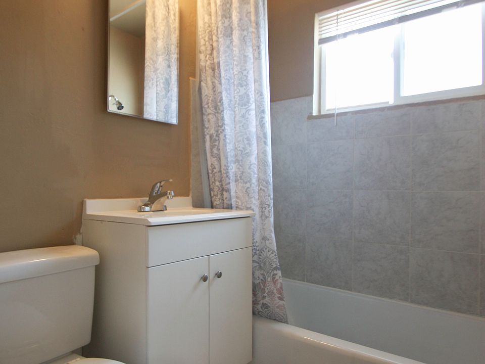 Unit Bathroom