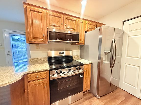 4th image of 118 Castlewood Ln