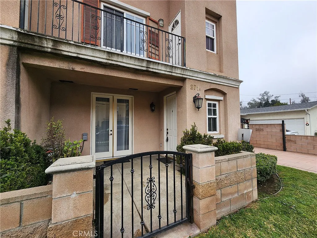 4 bed, 1810 sqft, $3,900 — Photo 2