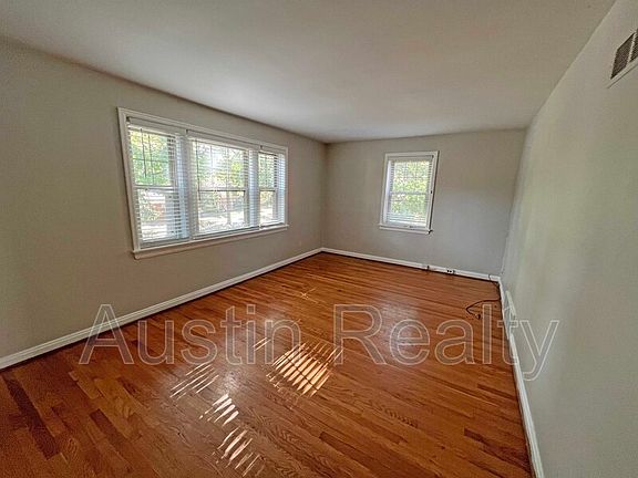 2nd image of 1215 Moorlands Dr #2S
