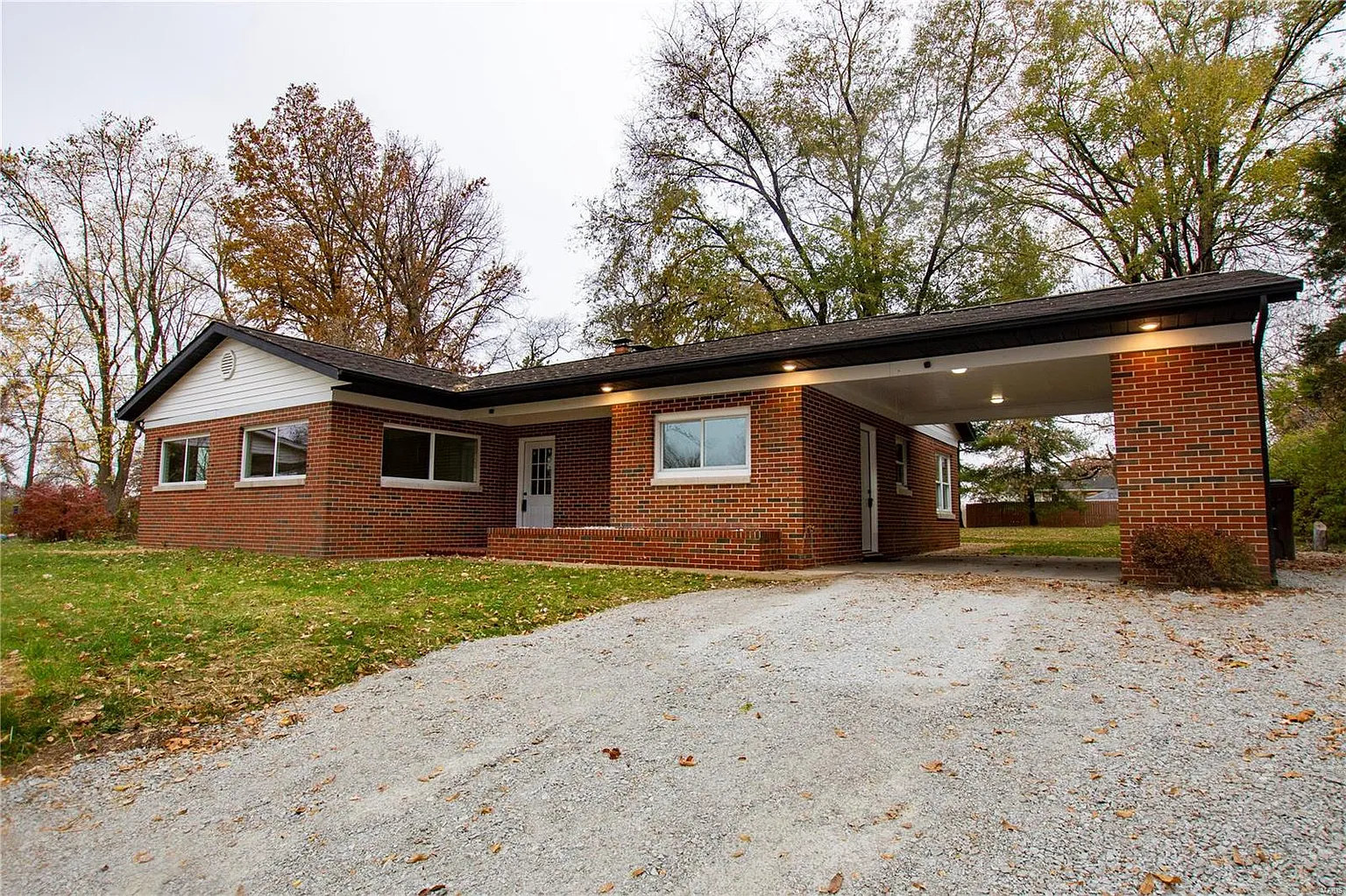 465 W Rosedale Dr photo 1