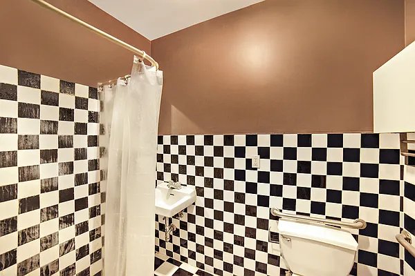 Rented by Bravado Real Estate LLC | media 25