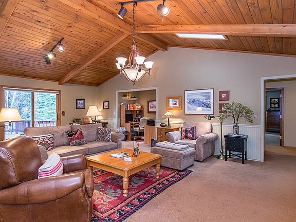5th image of 10895 Pine Cone Dr