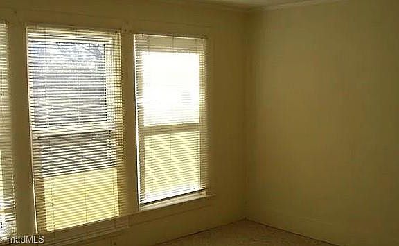 5th image of 215 Orchard St