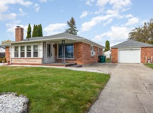 2800 Sandra Ct, Bay City, MI 48708