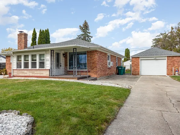 2800 Sandra Ct, Bay City, MI 48708