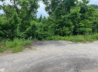 4853 Hillview Dr, Huntington, WV 25702