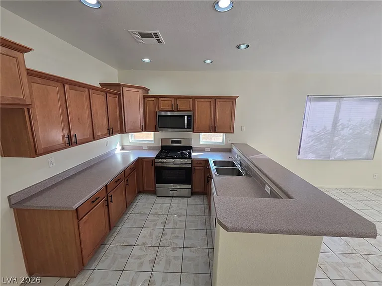 731 Emerald Idol Pl — Photo 30
