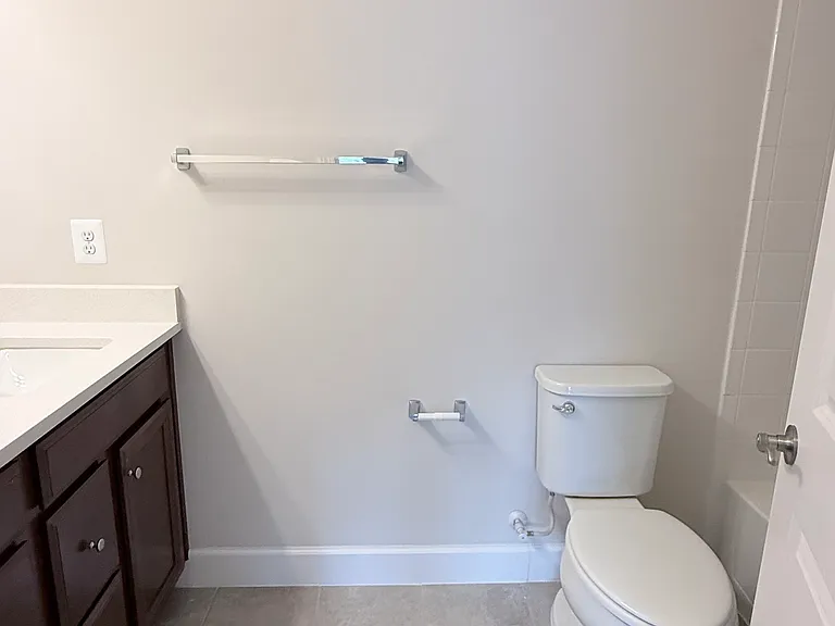 3511 Carnaby St — Photo 28