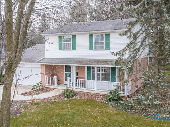 1048 Eastbrook Dr, Perrysburg, OH 43551