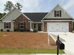 484 Wood Valley Ln, Raeford, NC 28376