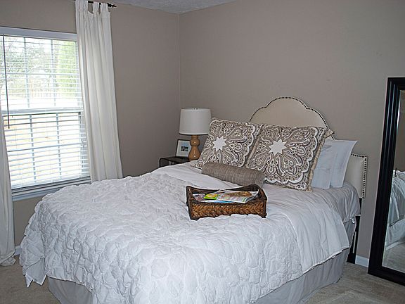 BEDROOM2