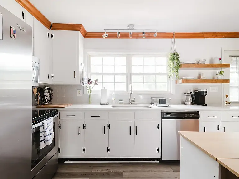 1700 Van Buren Ave #3 — Photo 9