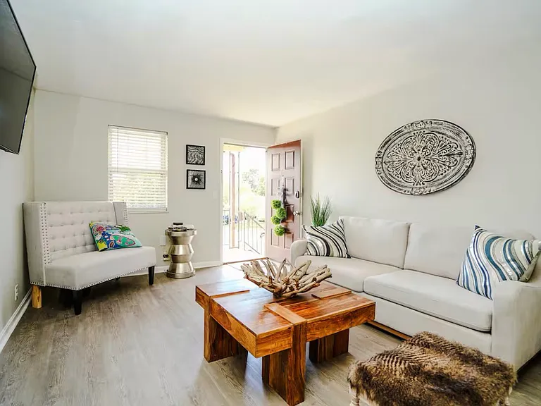901 Crosshill Dr #5 — Photo 10