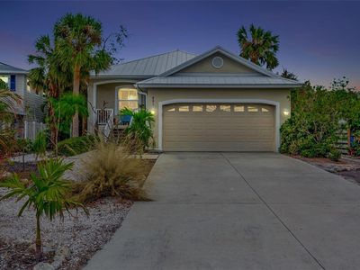 421 Island Cir, Sarasota, FL, 34242