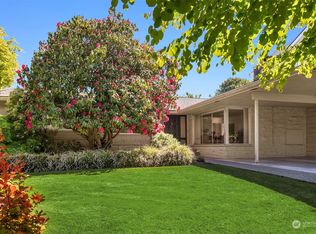 7754 Forest Dr NE, Seattle, WA 98115