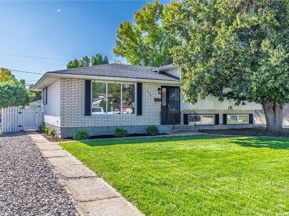 1403 Hochelaga STREET W, Moose Jaw, SK S6H 6G6