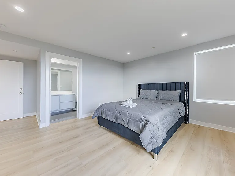 4240 Barrett Rd — Photo 33