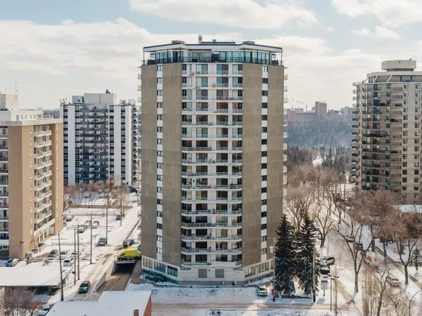 10045 117th St NW #402, Edmonton, AB T5K 1W8