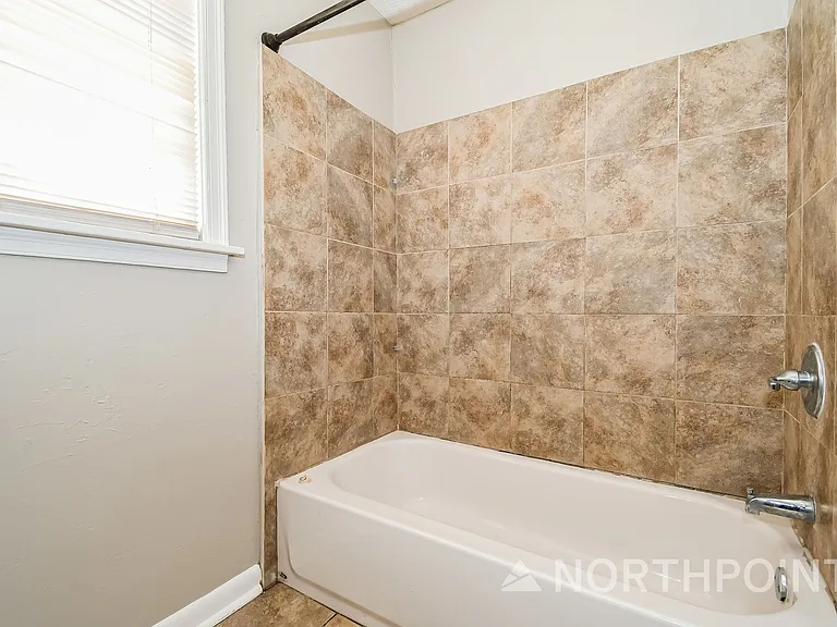 5709 Milmar Dr S — Photo 11