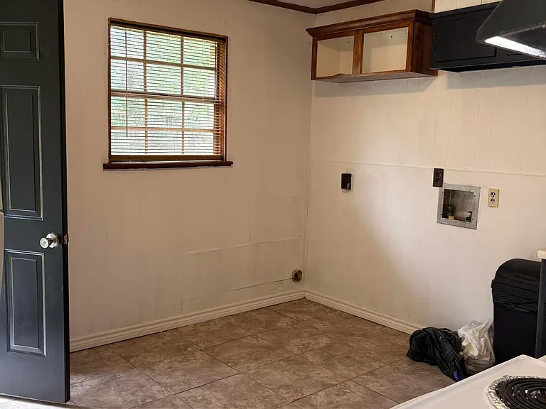 3020 Bemis Ave — Photo 7