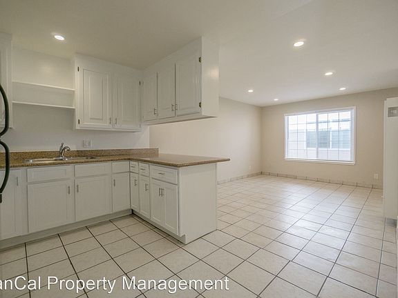 4th image of 671 Villa St APT 4