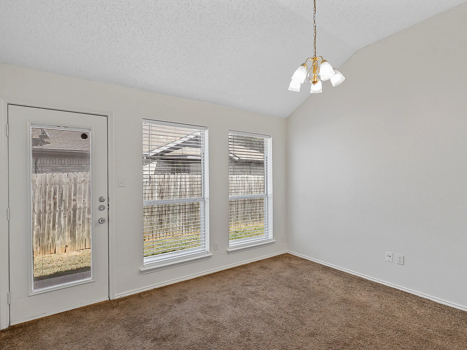 2804 Monthaven Dr; Arlington 76001 - 1 — Photo 4