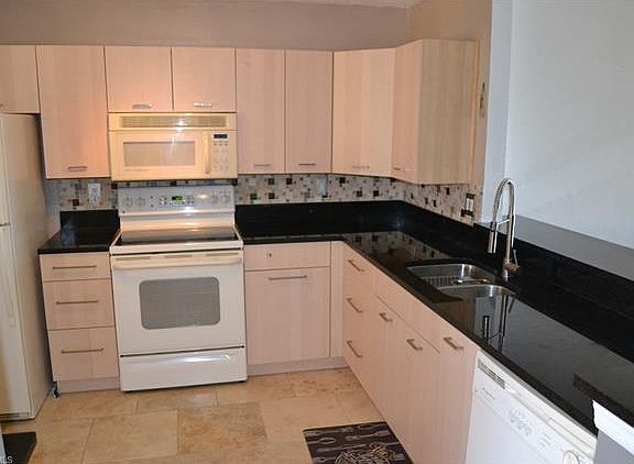 5th image of 6110 Whiskey Creek Dr APT 230
