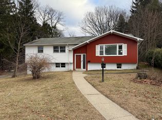 60 Gayfield Rd, Waterbury, CT 06706