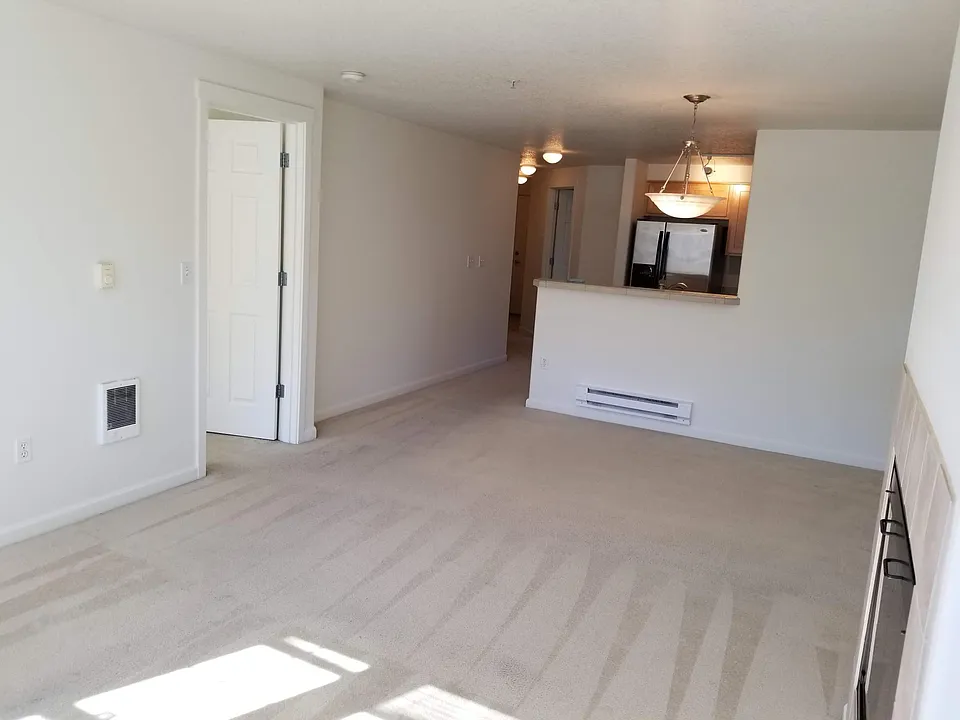 770 NW 185th Ave #207