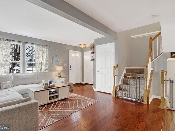 5th image of 192 Ridge View Ln