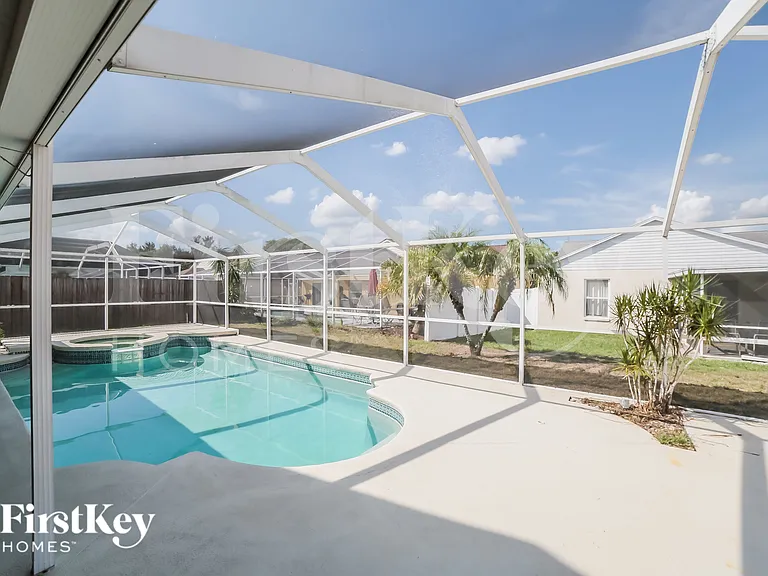 9812 Cristina Dr — Photo 15