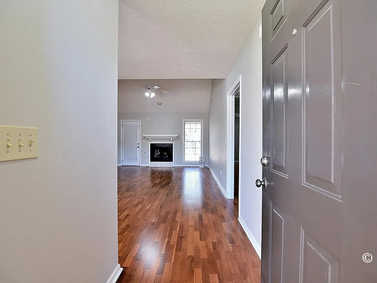 6384 Blanchard Ct — Photo 4