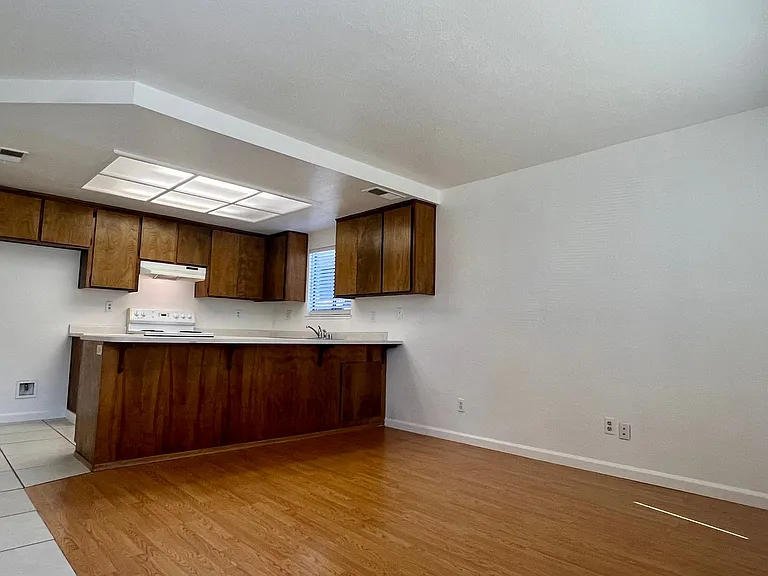 144 Duranta St #B — Photo 2