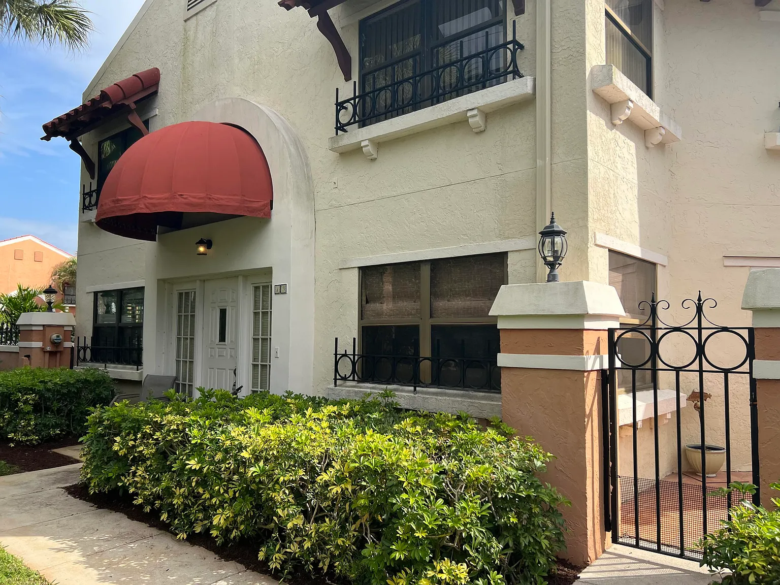 2 bed, 2.5 bath, 1556 sqft, $2,500 — Photo 4