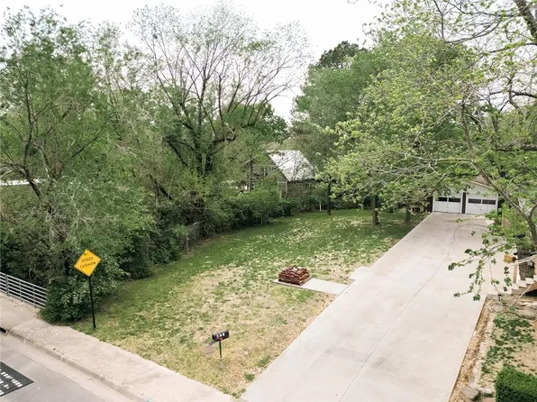 407 S College Ave #8, Fayetteville, AR 72701