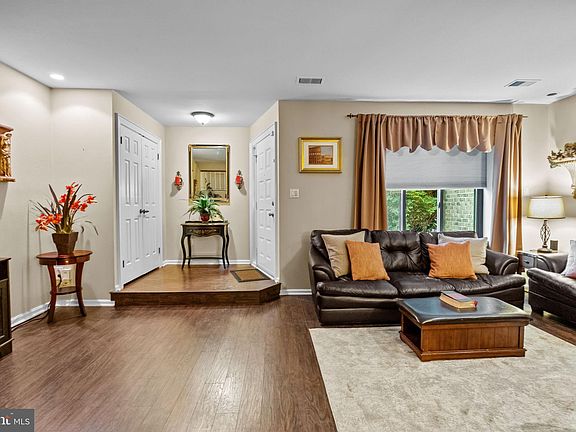 5th image of 27 Essex Pl