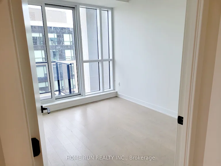 560 Rideau St #802 — Photo 7