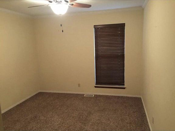 5th image of 1710 Gingham Ln