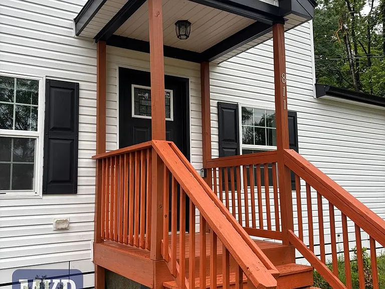 811 Montvue Rd — Photo 6