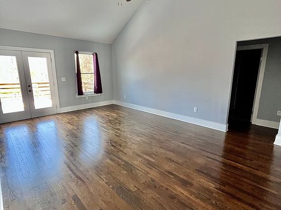 4th image of 509 Hickory Cir