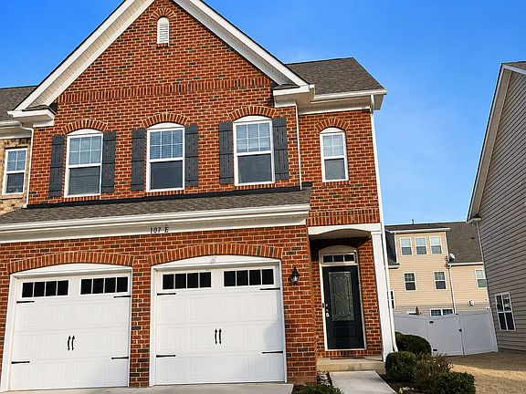 4th image of 107 Dellbrook St Unit E
